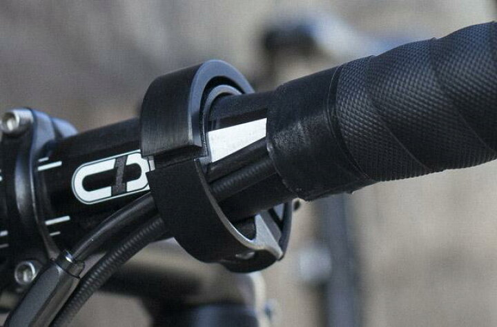 楽天市場 ネコポス対応 Knog Oi Bicycle Bell Small 22 2mm ノグ 自転車ベル コンパクト おしゃれ 自転車通勤 クロスバイク ピスト フラットハンドル ベル 取り付け簡単 クロモリ自転車専門店グランピー