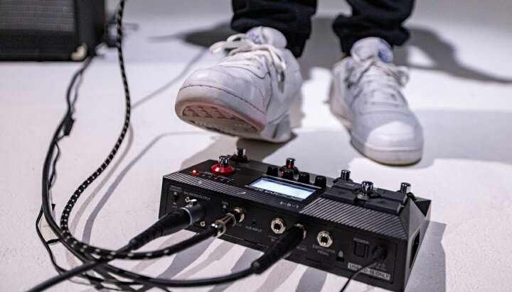 楽天市場】ZOOM B2 FOUR 新品 ベース用マルチエフェクター[ズーム  