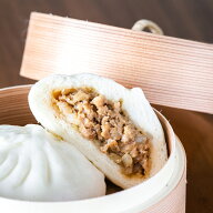 【送料無料】鹿児島県産黒豚100％使用 黒豚まん たっぷり12個入り 黒豚まん 豚まん 肉まん にくまん 黒豚…