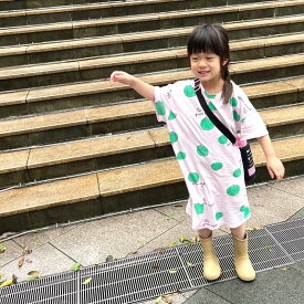 送料無料 40%OFF SALE 子供 夏 りんご 総柄 ロング ワンピ ワンピース 90 100 110 120 130 140 アイボリー 白 ピンク Tシャツワンピ 長め キッズ 保育園 小学生 可愛い 洗える ゆったり 韓国子供服 おしゃれ 女の子 カジュアル メール便 正規品