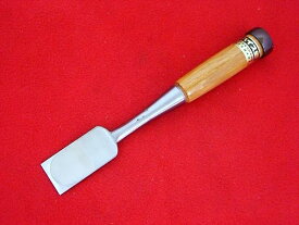 ■伝統工芸士 岩崎鑿製作所 ハイス鋼 追入鑿 赤樫柄 一枚裏 一寸(30mm) 集成材に！普通裏 のみ ノミ 大工道具 職人用 本職用