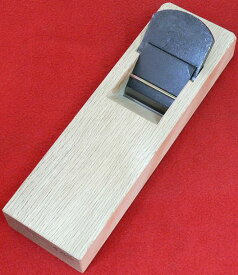 ■常三郎 春蘭 ヒナ平鉋 青鋼 押金付 五寸五分台 36mm 白樫 播州三木 大工道具 本職用 職人 かんな カンナ