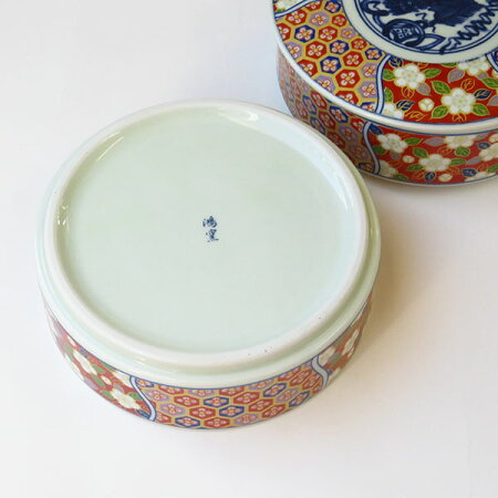 みやび三段重(化粧箱入)【波佐見焼】【HASAMI】【和】【食器】【和モダン】【器】【うつわ】【料理】【焼き物】【磁器】【陶器】【豪華】【正月】【御祝】【おすすめ】【贈り物】