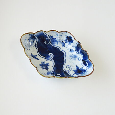 有田焼福泉染付雲濃春秋菱型菊割向付【有田焼】【ARITA】【福泉】【和】【食器】【モダン】【おしゃれ】【北欧】【料理】【贈り物】【御祝】【プレゼント】【日本製】【磁器】【陶器】