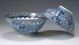 京焼/清水焼 磁器 夫婦組飯碗 菊彫祥瑞 木箱入 Kyo-yaki. Set of 2 meshiwan bowl Kikuborishonzui. Wooden box. Porcelain.