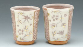 京焼/清水焼 陶器 夫婦組湯呑 志野更紗 紙箱入 Kyo-yaki. Shino Sarasa Set of 2 Teacups Yunomi. Paper box. Ceramic.