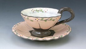 京焼/清水焼 陶器 紅茶碗皿 花くるり（ピンク） 紙箱入 Kyo-yaki. Coffee teacup and saucer pink hanakururi. Paper box. Ceramic.