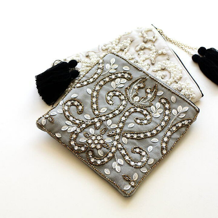 楽天市場 ポーチ 小物入れ フラットポーチ おしゃれ かわいい 可愛い 正方形 マチなし タッセル 布張り スマホ お薬 ボタニカル デザイン ギフト プレゼント ビーズ刺繍スクエアポーチ 2タイプ ギギｌｉｖｉｎｇ