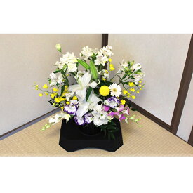 単品 お供え用 【 生花 】花台付き供花 アレンジ Lサイズ( ホワイト 系) 花材おまかせ 送料無料 (一部地域を除く) フラワーアレンジメント お供え 花 お悔やみ 花 ギフト 法事 枕花 お彼岸 命日 葬式 初七日 四十九 アレンジメント