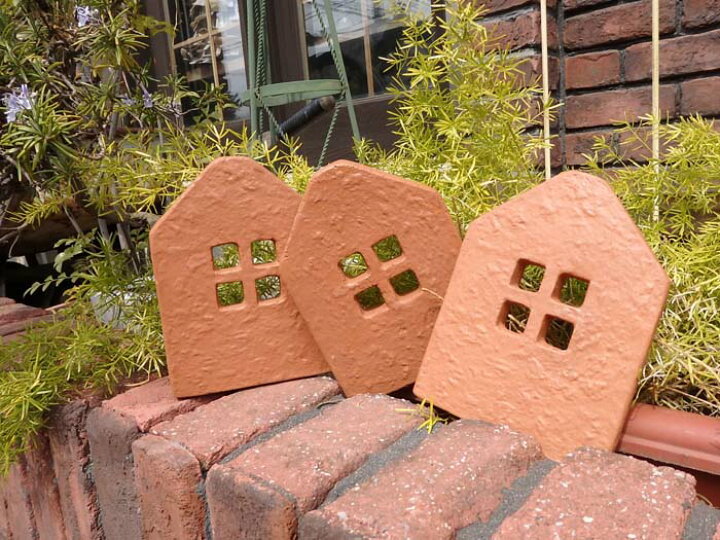 楽天市場 ガーデニング ガーデン 雑貨 テラコッタ タイルハウス アンティーク 花遊び テラコッタハウスプレート３ 花遊び