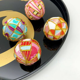 手毬 4cm [【数量限定】ちりめんミニ手毬 ver1] てまり 毬 鞠毬 手鞠 ちりめん素材 和小物 七五三 ペット 成人式 和装 結婚式 記念 写真 撮影用 装飾 飾り 可愛い 和柄 和風 店舗 撮影小物 正月飾り 雛人形合わせ 店舗ディスプレイ