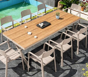 Õe[uƈ֎q̒̒̃oRj[̃oRj[k̑nӂ̃W[̑̐l̐Lk̃e[uƈ֎q̑gݍ킹ł