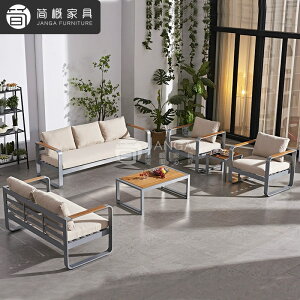 屋外ガーデン庭ソファテラス防水日焼け防止ソファと椅子テーブルセット室内の家庭用別荘ソファと椅子です