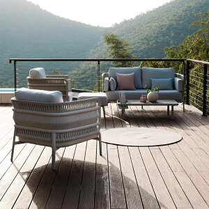 뉮O\t@ق̈֎qk҂݂̃oRj[OoRj[e[uƈ֎qʑhƋƃe[uZbgł