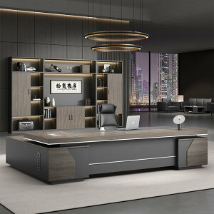 ق̃e[ũVvȌ̈l̃}l[W[̎ǔNg̃fXN̎̃{X̎ƈ֎q̑gݍ킹