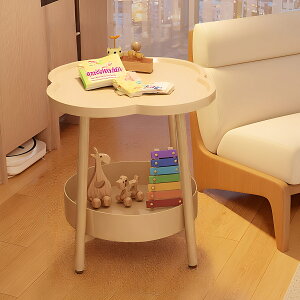 �\�t�@�̒[�ɂ������̏����ȃe�[�u���V���v���Ń��_���ȃ��r���O���[���ƒ�p�̃N���[�����l�t�̃N���[�o�[�����ȃe�[�u���x�b�h�̓��̕��̒I