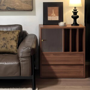 キャビネットソファサイドキャビネット仕切りキャビネット古風なキャビネット本棚壁側のキャビネット収納キャビネット収納キャビネット