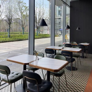 AJXglpe[uCނ̊̃e[uƈ֎q̑gݍ킹JtFfU[gVbv嗝΂̃gȃe[u