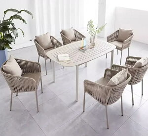 ʑ̒̃e[uƈ֎qeXK[fٕ҂݂̃JWA`FAzẽeXyVhĂh~̃e[uƈ֎q3_Zbgł