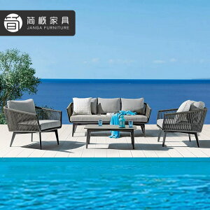 O̕ʑ̒̃\t@[v҂݂̃eXƋ̑gݍ킹O̒뉀ق̈֎q̃JtFe[uƈ֎qׂ܂