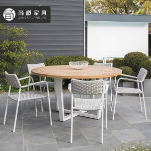 nCGhAEghA~}[̃`[Nނ̃e[uBK[f`FA~̑gݍ킹JWAȉOXgق̈֎qׂ܂