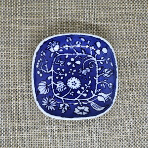 小皿 有田焼 波佐見焼 フラワーパレード小皿(ブルー/ホワイトライン) 醤油皿 薬味皿 角皿|和食器 陶器 三階菱