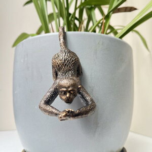 ガーデンオーナメント 子猿 吊り下げ 盆栽 鉢植え 樹脂製 ミニチュア オブジェ 動物モチーフ 屋外用 デコレーション 装飾品 かわいい