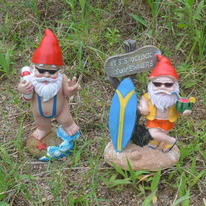 ガーデンノーム ドワーフ 小人 妖精 白ひげ 老人 樹脂製 オブジェ 庭 屋外 玄関 ガーデニング テラス ベランダ 装飾 デコレーション 置物 ユーモラス ユニーク かわいい インテリア