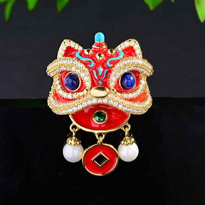 ブローチ レディース 女性用 中国風 赤い獅子舞モチーフ ジルコニア エナメル彩 マイクロパヴェ 上品 エレガント 高級感 縁起物 普段使い パーティー フォーマル ファッション小物 電気メッ