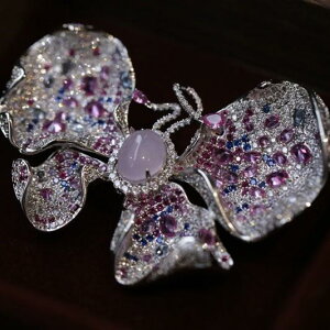 ブローチ ユニセックス 蝶 バタフライ カラーストーン ジュエリー 高級感 エレガント 精巧 上品 華やか フォーマル パーティー 通勤 普段使い アクセサリー 銅製