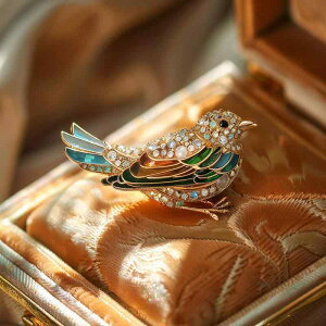 ブローチ レディース 豪華 オウム 高級感 個性的なデザイン 銅製 電気メッキ加工 レトロ調 アンティーク風 動物モチーフ 普段使い パーティー 結婚式