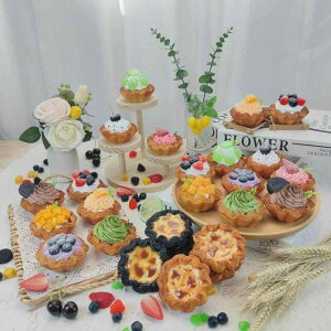 食品サンプル エッグタルト フルーツ 花形 フランス風 フェイクスイーツ 本物そっくり 撮影小物 ディスプレイ インテリア カフェ 店舗飾り ダミーケーキ スイーツ模型 リアル いちご ぶどう