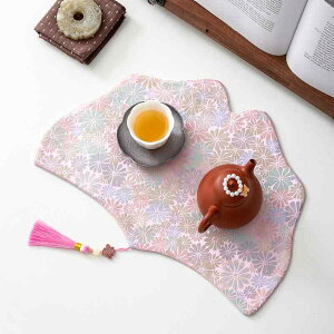 茶席 茶道用 茶マット 布製 手作り イチョウ葉 刺繍 タッセル 高級感 エレガント 和風 テーブルマット テーブルランナー おもてなし インテリア 敷物