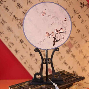 うちわ 子供用 刺? 両面 蘇州刺繍 丸型 絹製 木製 漢服 中国風 伝統工芸品 繊細なデザイン 上品な モダン中華風 和装小物 観賞用 色彩豊か