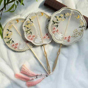 うちわ 団扇 中国風 和風 宮廷扇 民族風 アンティーク風 古典 刺? 月桂兎柄 うさぎ 丸型 変形 長柄 短柄 八弁 漢服 舞踊 ダンス コスプレ 和装小物 観賞用 インテリア