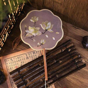 うちわ 団扇 宮扇 両面刺繍 円形 ?州刺繍 中国風 絹製 木製 漢服 和装小物 撮影小物 ディスプレイ飾り イベント コレクション用