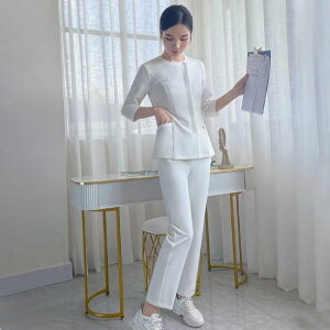 ナース服 レディース 韓国風 五分袖 大きいサイズ展開 スリムフィット セットアップ 上下セット Vネック 長ズボン 吸湿速乾 ポリエステル 白 黒 紺 医療制服 歯科医院 美容 エステ 介護 病院