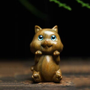 置物 かわいい 猫 緑檀 木彫り 手のひらサイズ 木製 動物 細工 オブジェ インテリア 癒しグッズ デスク飾り ユニーク ギフト