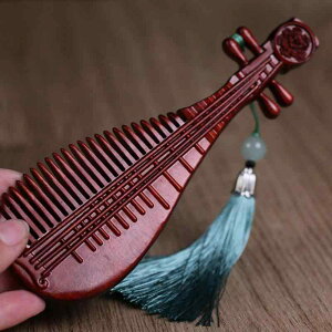 櫛 紫檀 木製 琵琶型 彫刻 タッセル付き 中国風 クラシック 家庭用 普段使い 工芸品 リビング インテリア 置き物