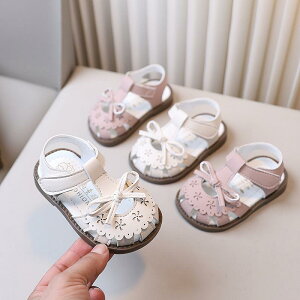 サンダル ベビー キッズ 女の子 つま先保護 ビーチサンダル プリンセスデザイン マジックテープ 無地 合皮 フェイクレザー 春夏 ピンク オフホワイト 普段使い お出かけ 水遊び 軽量 滑り止