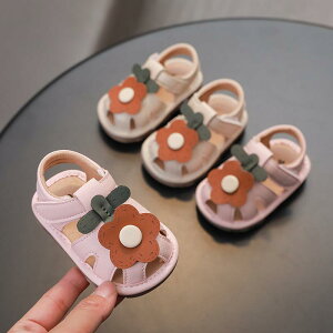 ベビーサンダル 女の子用 ファーストシューズ つま先保護 滑り止め ソフトソール 夏 通気性 花柄 かわいい マジックテープ ピンク ベージュ