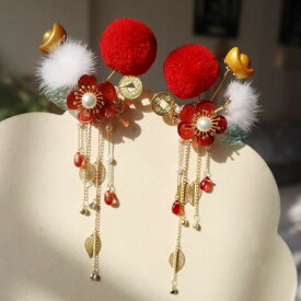 ヘアクリップ タッセル 元宝 銅銭 モチーフ 漢服風 古風 ぬいぐるみ素材 もこもこ お正月 新春 イベント 髪飾り サイドクリップ