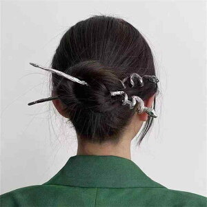 簪 女性用 蛇モチーフ スネークデザイン 金属製 モダン シンプル 高級感 クール 繊細 個性的 上品 エレガント 普段使い フォーマル 髪飾り ヘアアクセサリー 銃黒 シルバー(x2)