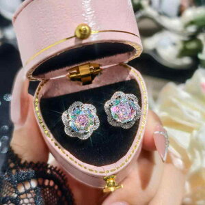 ジュエリー レディース ネックレス ペンダント 指輪 リング ピアス 花 フラワー 八角形 オクタゴン ミレニアムローズカット 虹色 ジルコニア パヴェ 高級感 上品 普段使い 通勤 オフィス 銅