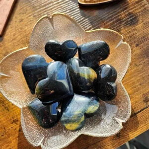 パワーストーン 天然石 黄色 青色 虎眼石 水晶 ハート型 手磨き オブジェ 風水 開運 ヒーリング 癒し モダン インテリア 置物 飾り