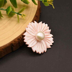 ブローチ レディース 天然 パール ピンク 貝殻 花 モチーフ 幾何学模様 丸型 レトロ アンティーク 多機能 高級感 個性的 電気メッキ加工 アクセサリー