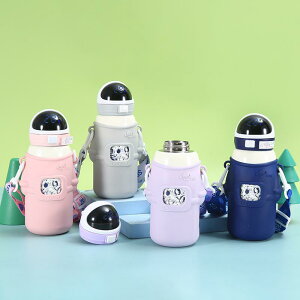 保温ボトル キッズ 子供用 学生向け かわいい キャラクター 316ステンレス製 温度表示機能 ストロー付き ワンタッチオープン シリコンカバー 持ち手 ポータブル 水筒 マグカップ 通学 通園