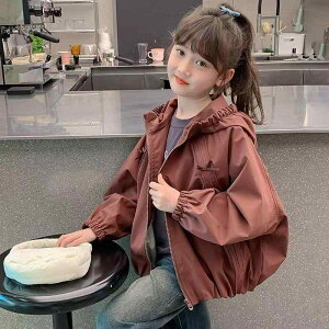 ウィンドブレーカー 女の子 キッズ ジュニア 春秋 スポーツ アウター ジャケット フード付き マウンテンパーカー ブルゾン おしゃれ 韓国ファッション 通学 普段使い 無地 ポリエステル