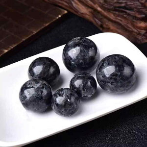 天然石 置物 ラブラドライト 黒閃光 シラー効果 球体 パワーストーン 握り石 デスク 卓上 オフィス 部屋 インテリア オブジェ モダン シンプル