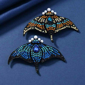 ブローチ ユニセックス メンズ レディース マンタ エイ 海洋生物 レトロ ヴィンテージ ラインストーン ジルコニア 輝き コート ジャケット ストール スカーフ バッグ 普段使い フォーマル ア